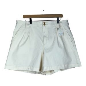 NEW a.n.a. Women’s Plus Size Cream Color Shorts Size 18